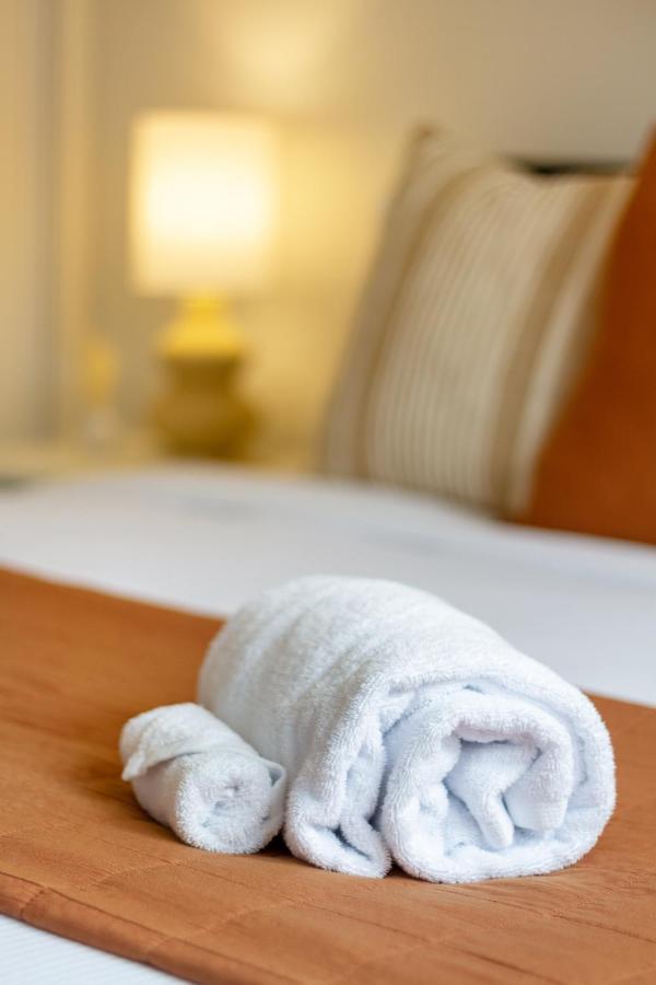 Gorgeous Getaway On Gloucester St- 1 Bed 1 Bath ไครสต์เชิร์ช ภายนอก รูปภาพ